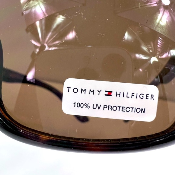⭐️TOMMY HILFIGER💯WAFFLE BROWN FRAME, OLIVE GREEN LENSES, SUNGLASSES, **UNISEX** - Picture 6 of 15